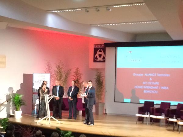 Signature de la convention_CRsLJFrWoAATMSU